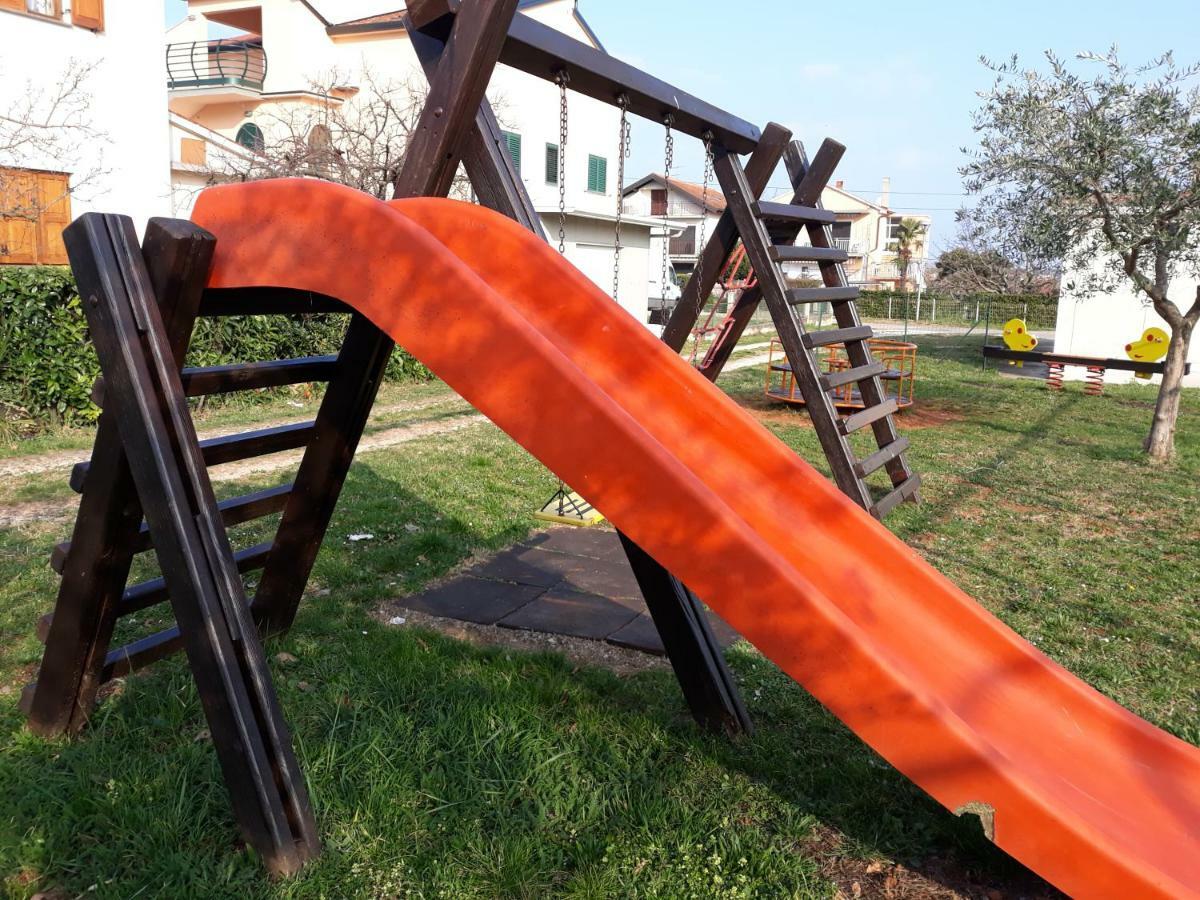 Apartmani Lina Umag Exterior foto